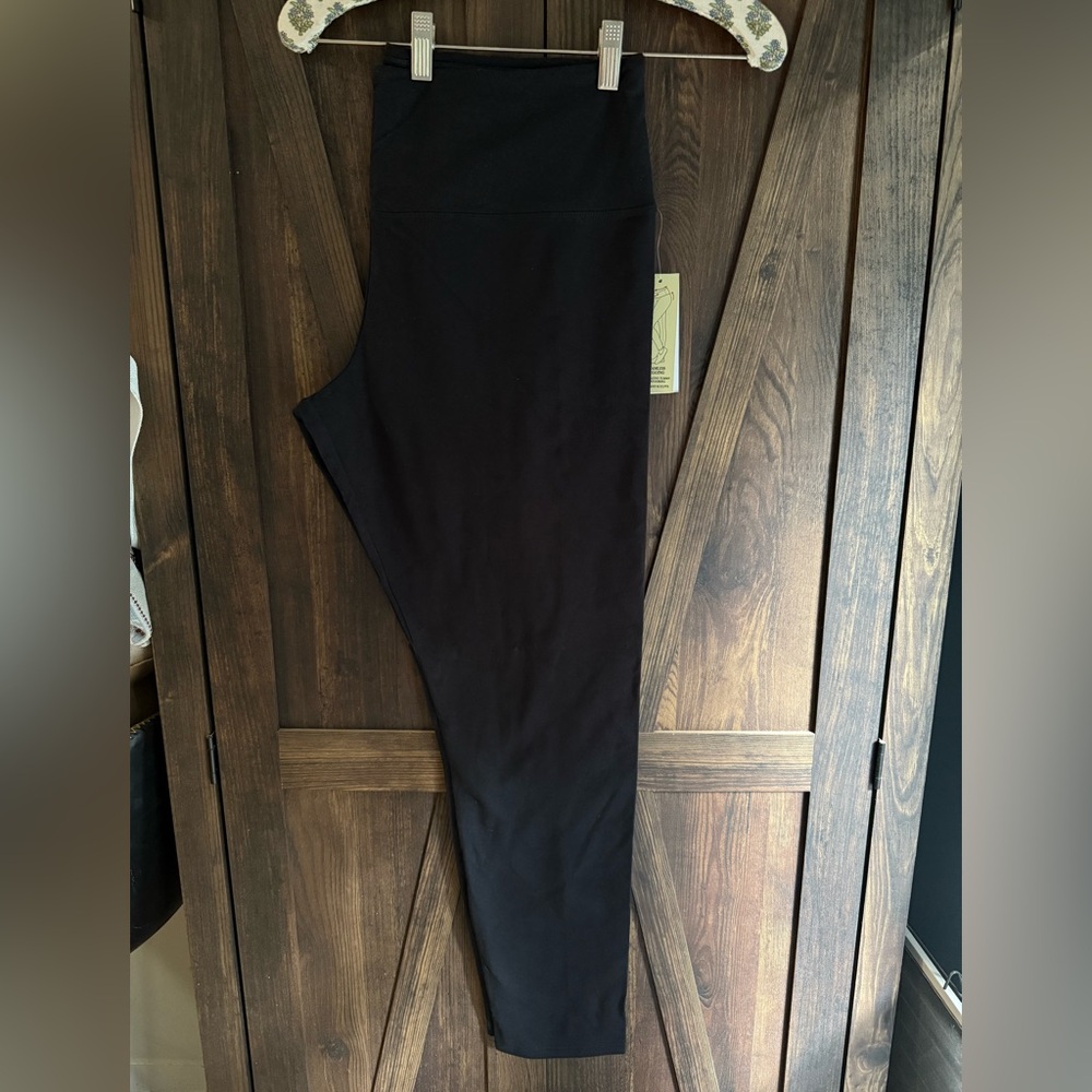 Natural Reflections Black Leggings XL NWT